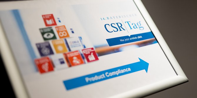 Das Bild zeigt ein Schild zum CSR Tag