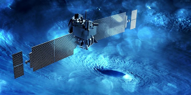 DAs Bild zeigt einen Satellit im Weltraum